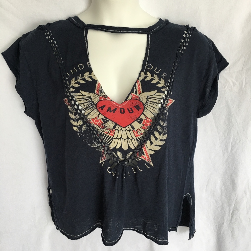 Emery Park Shirt Cutout "Amour" Love Spell Heart